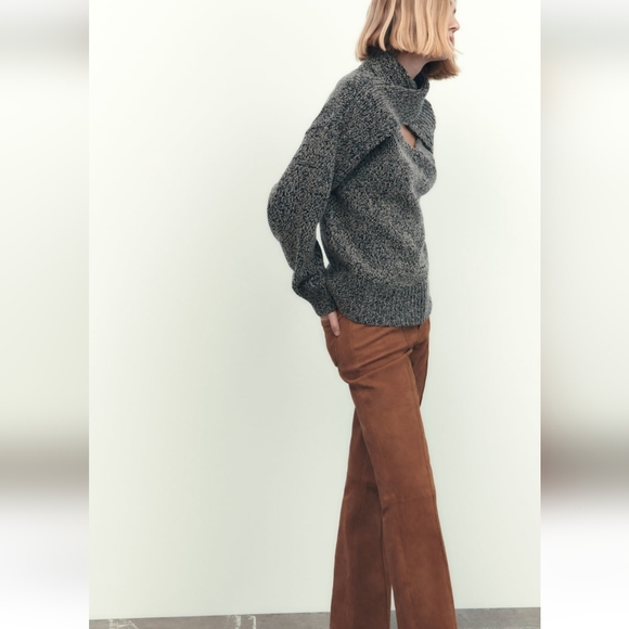 BNWT! Zara cut-out knit sweater - Picture 6 of 10